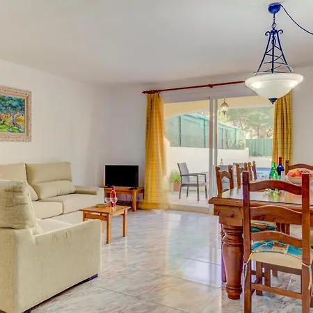 Beautiful Bauza Private Pool Gardens 4 Bedrooms
